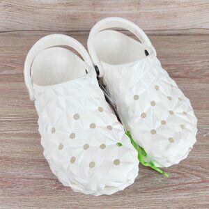 NEW Crocs Classic Geometric Clog Men's Size 11 Triple White Comfort Slip On Shoe